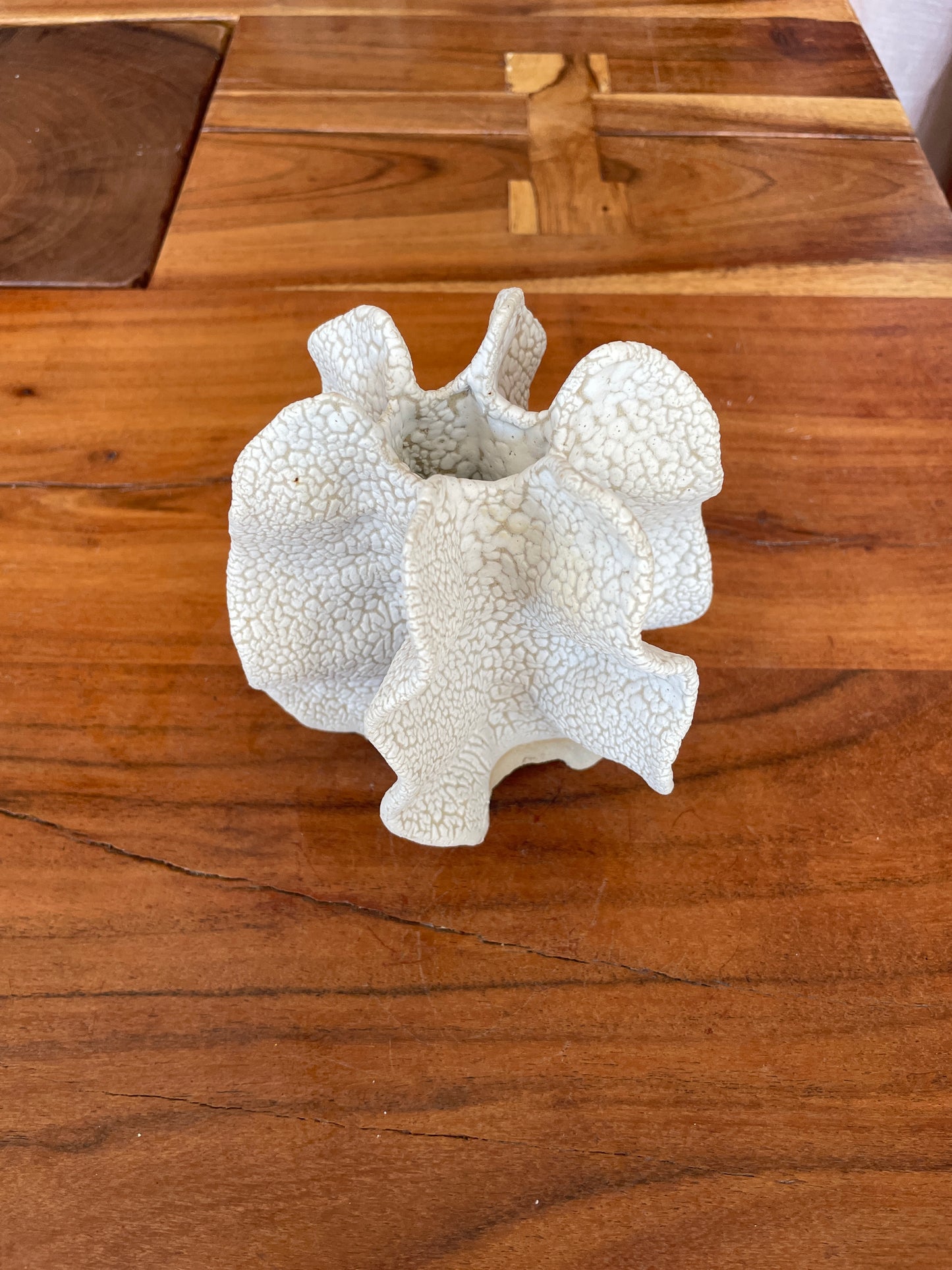 Mini chalk sea sculpture no 06114
